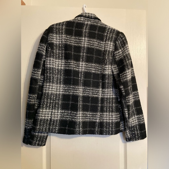 Blazer - Picture 2 of 2